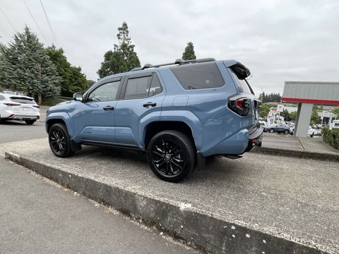 Certified 2025 Toyota 4Runner Platinum AWD/4WD image 6