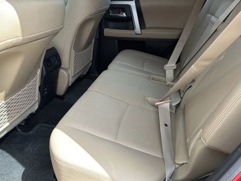Used 2015 Toyota 4Runner Limited AWD/4WD image 34