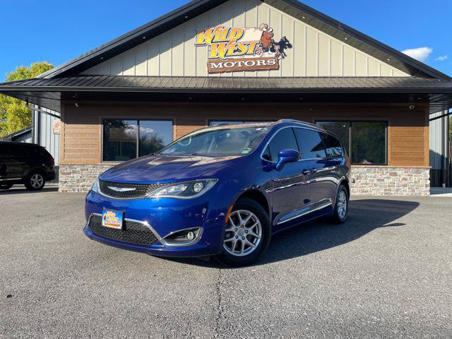 Used 2020 Chrysler Pacifica Touring-L FWD image 1