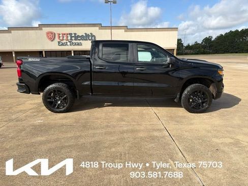 Used 2022 Chevrolet Silverado 1500 Custom Trail Boss w/ Midnight Edition AWD/4WD image 13