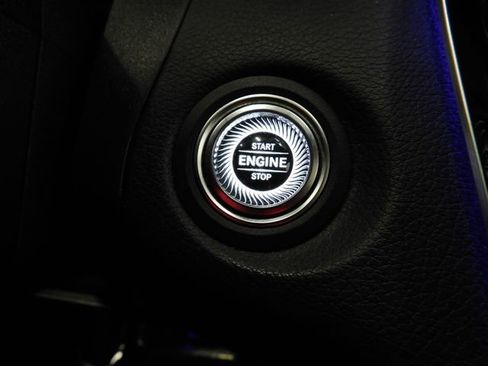 Used 2021 Mercedes-Benz GLC 300 image 31