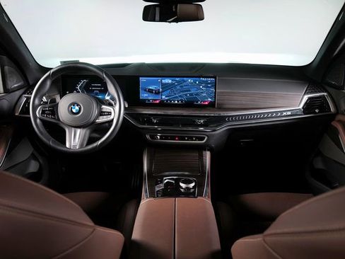 Used 2025 BMW X5 xDrive40i w/ M Sport Package image 12
