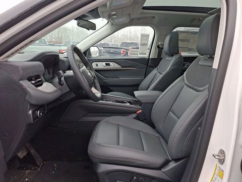New 2026 Ford Explorer Active w/ Active Comfort Package image 9