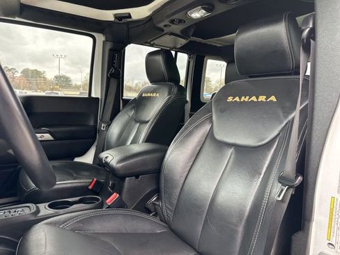 Used 2015 Jeep Wrangler Unlimited Sahara w/ Max Tow Package image 10