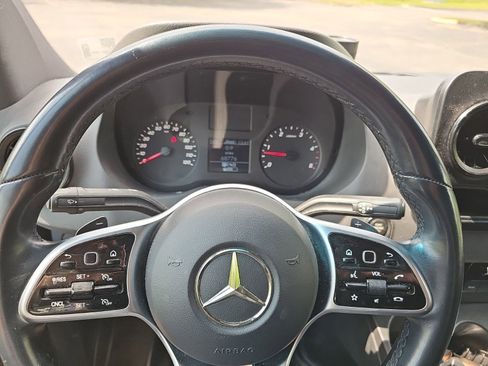 Used 2019 Mercedes-Benz Sprinter 2500 image 22