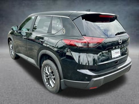 Used 2025 Nissan Rogue S AWD/4WD image 4