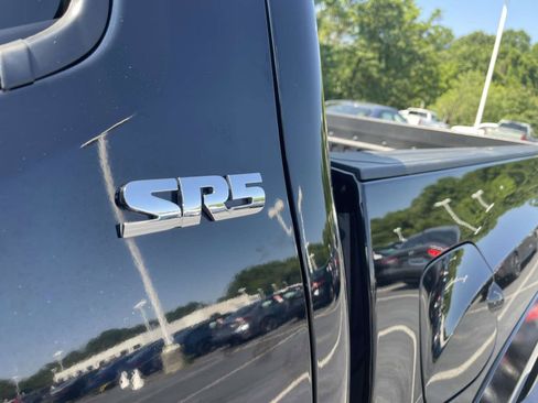 Used 2022 Toyota Tacoma SR5 w/ Technology Package RWD image 11