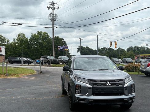 Used 2024 Mitsubishi Outlander Sport LE AWD/4WD image 2