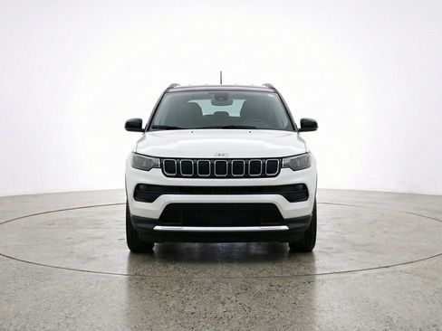 Used 2025 Jeep Compass Limited AWD/4WD image 2