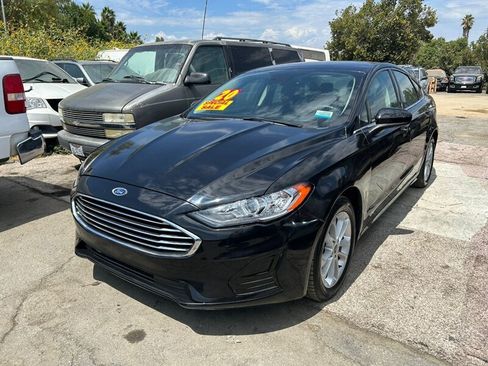 Used 2020 Ford Fusion SE FWD image 10