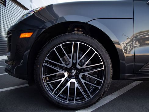 New 2026 Porsche Macan AWD/4WD image 12