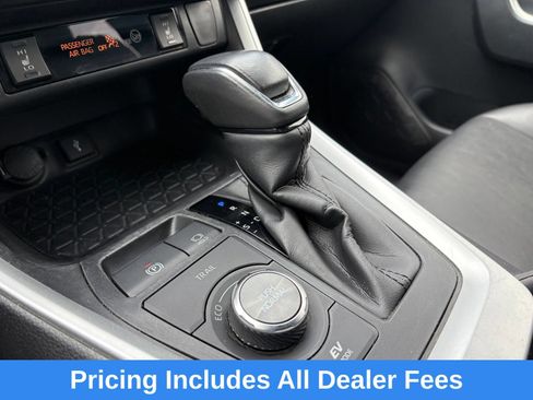 Used 2022 Toyota RAV4 XSE AWD/4WD image 18