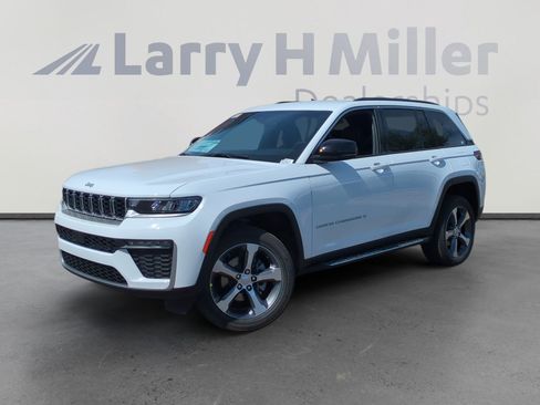 New 2026 Jeep Grand Cherokee Limited AWD/4WD image 1