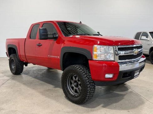 Used 2008 Chevrolet Silverado 1500 LT w/ Power Pack Plus AWD/4WD image 5
