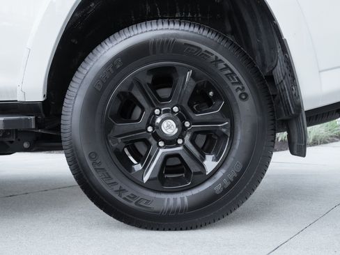 Used 2018 Toyota 4Runner SR5 RWD image 13