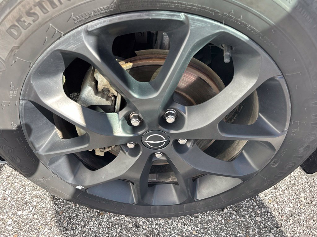Used 2025 Chrysler Pacifica Limited FWD image 58