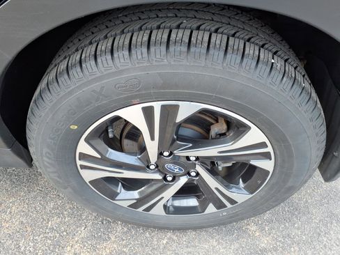 Used 2024 Subaru Crosstrek 2.0i Premium image 6