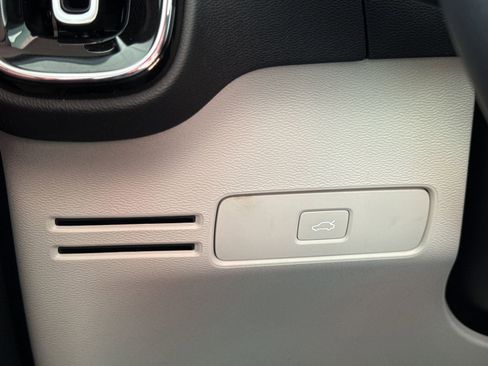 New 2026 Volvo XC40 B5 Plus w/ Protection Package Premier image 18