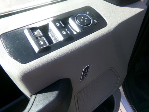 Used 2017 Ford F150 XL w/ Equipment Group 101A Mid RWD image 11
