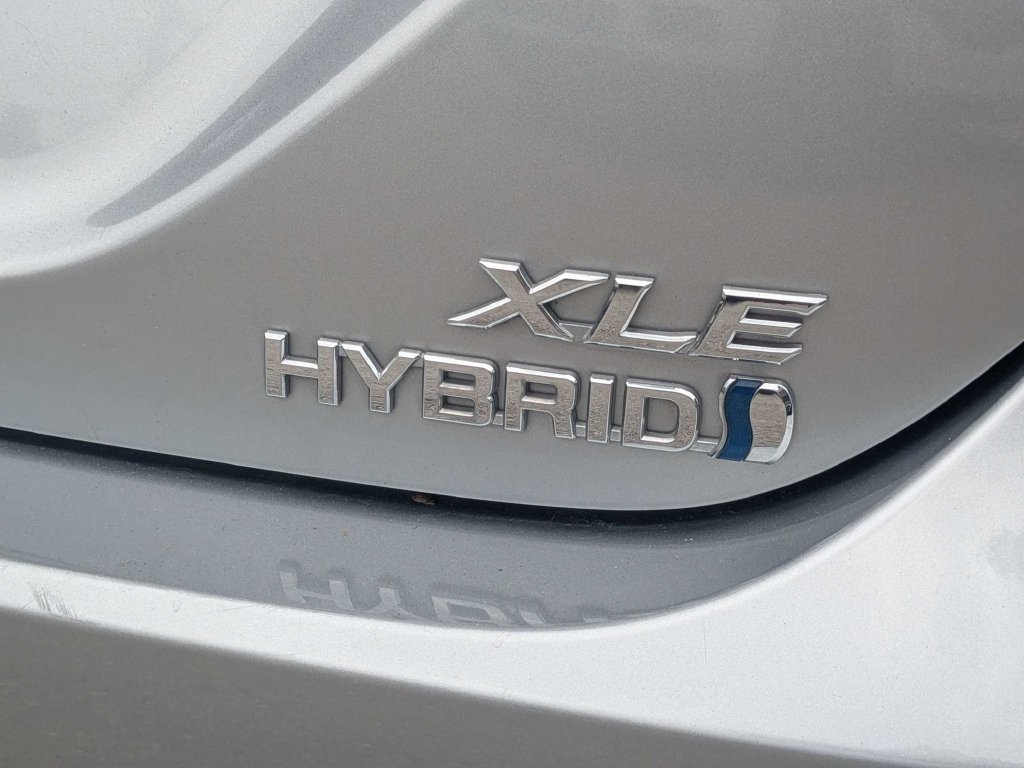 Used 2022 Toyota Camry XLE FWD image 14