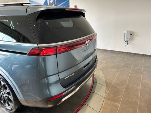 Used 2024 Kia Carnival SX FWD image 6