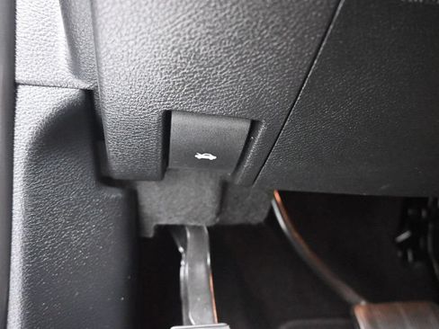 Used 2020 Jeep Grand Cherokee Limited AWD/4WD image 27