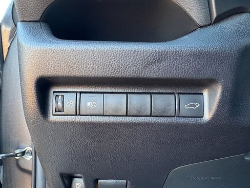 Used 2021 Toyota RAV4 XLE w/ Convenience Package image 12