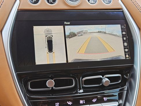 Used 2021 Aston Martin DBX image 19