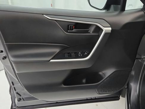 Certified 2021 Toyota RAV4 LE FWD image 22