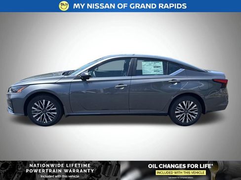 New 2026 Nissan Altima 2.5 SV AWD/4WD image 2