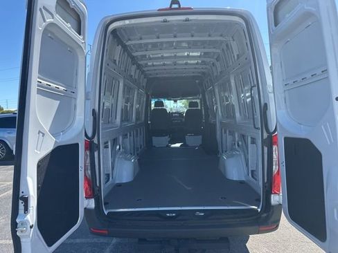 Used 2026 Mercedes-Benz Sprinter 2500 image 28