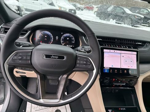 New 2025 Jeep Grand Cherokee L Limited AWD/4WD image 2