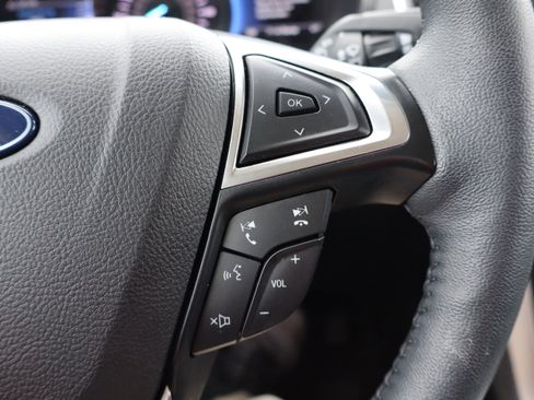 Used 2024 Ford Edge SEL w/ Sport Appearance Package image 18