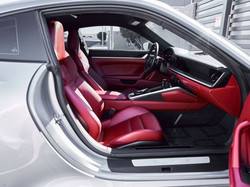 Used 2021 Porsche 911 Turbo S image 25