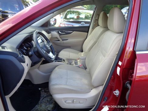 Used 2020 Nissan Rogue SV AWD/4WD image 9