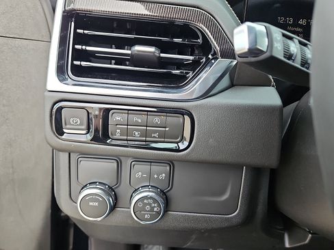 New 2026 GMC Yukon Elevation image 15