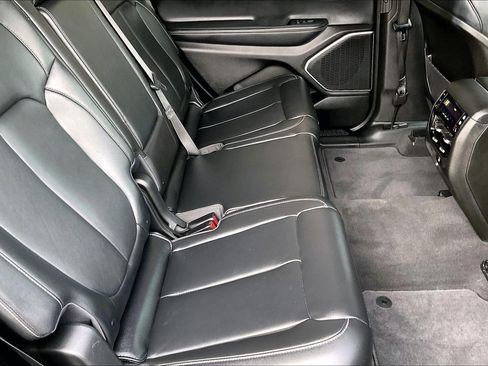 Used 2021 Jeep Grand Cherokee L Limited image 19