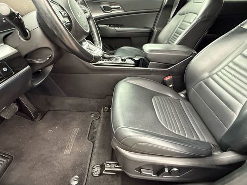 Used 2023 Kia Sportage SX image 12