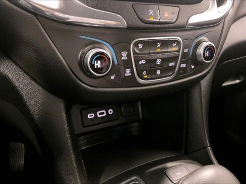 Used 2023 Chevrolet Equinox LT image 25