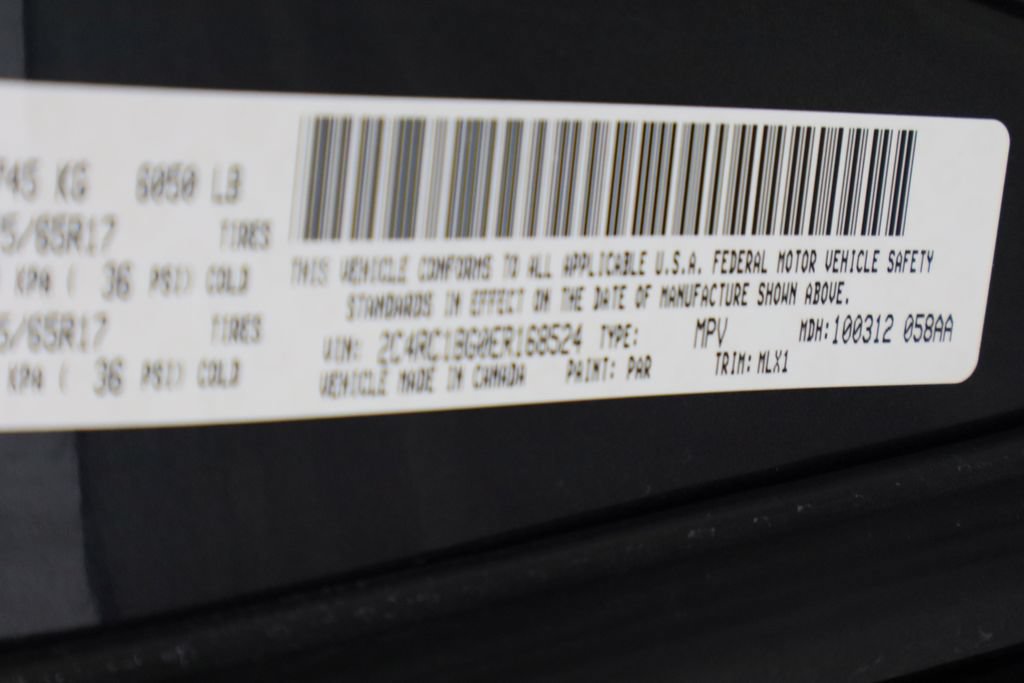 Used 2014 Chrysler Town & Country Touring FWD image 33