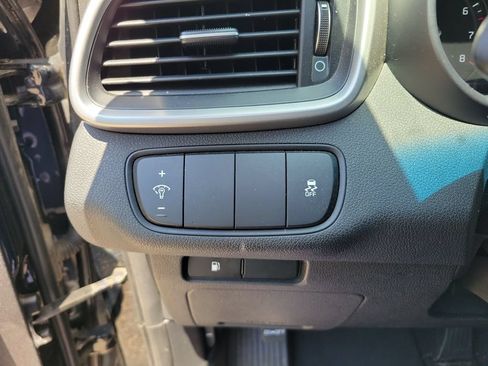 Used 2018 Kia Sorento L FWD image 26