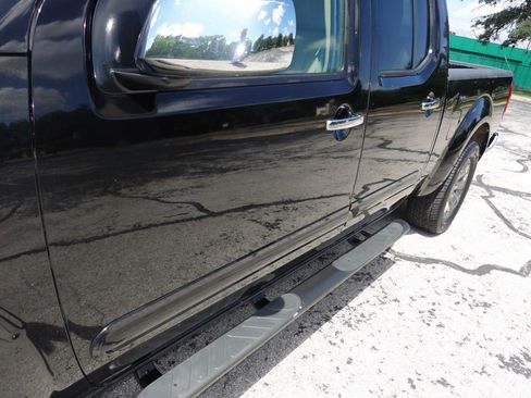 Used 2014 Nissan Frontier 2WD Crew Cab Long Bed image 11