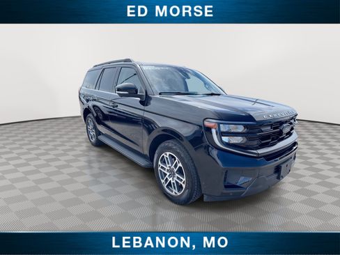Used 2025 Ford Expedition Active AWD/4WD image 2