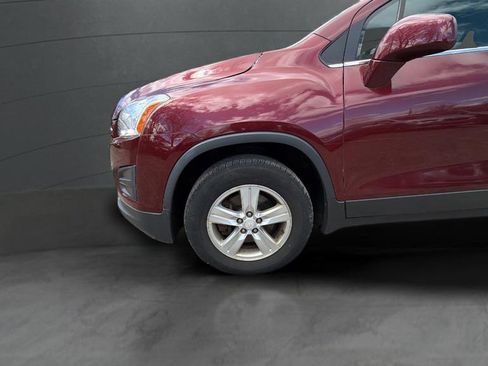 Used 2016 Chevrolet Trax LT AWD/4WD image 16