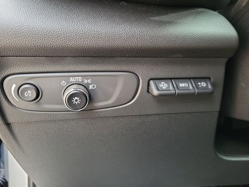 Used 2023 Buick Envision Essence w/ Technology Package I image 25