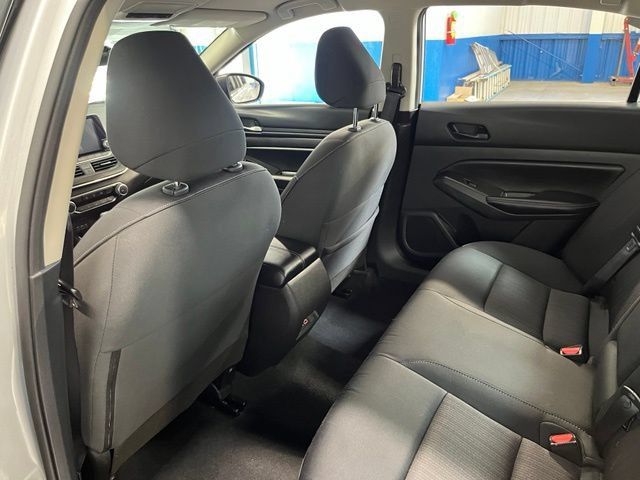 Used 2024 Nissan Altima 2.5 SV FWD image 18