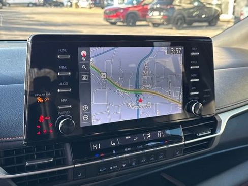 Used 2022 Toyota Sienna XSE image 23