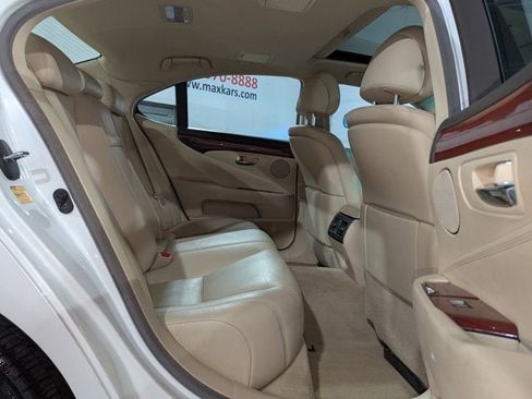 Used 2011 Lexus LS 460 AWD w/ Comfort Pkg image 27