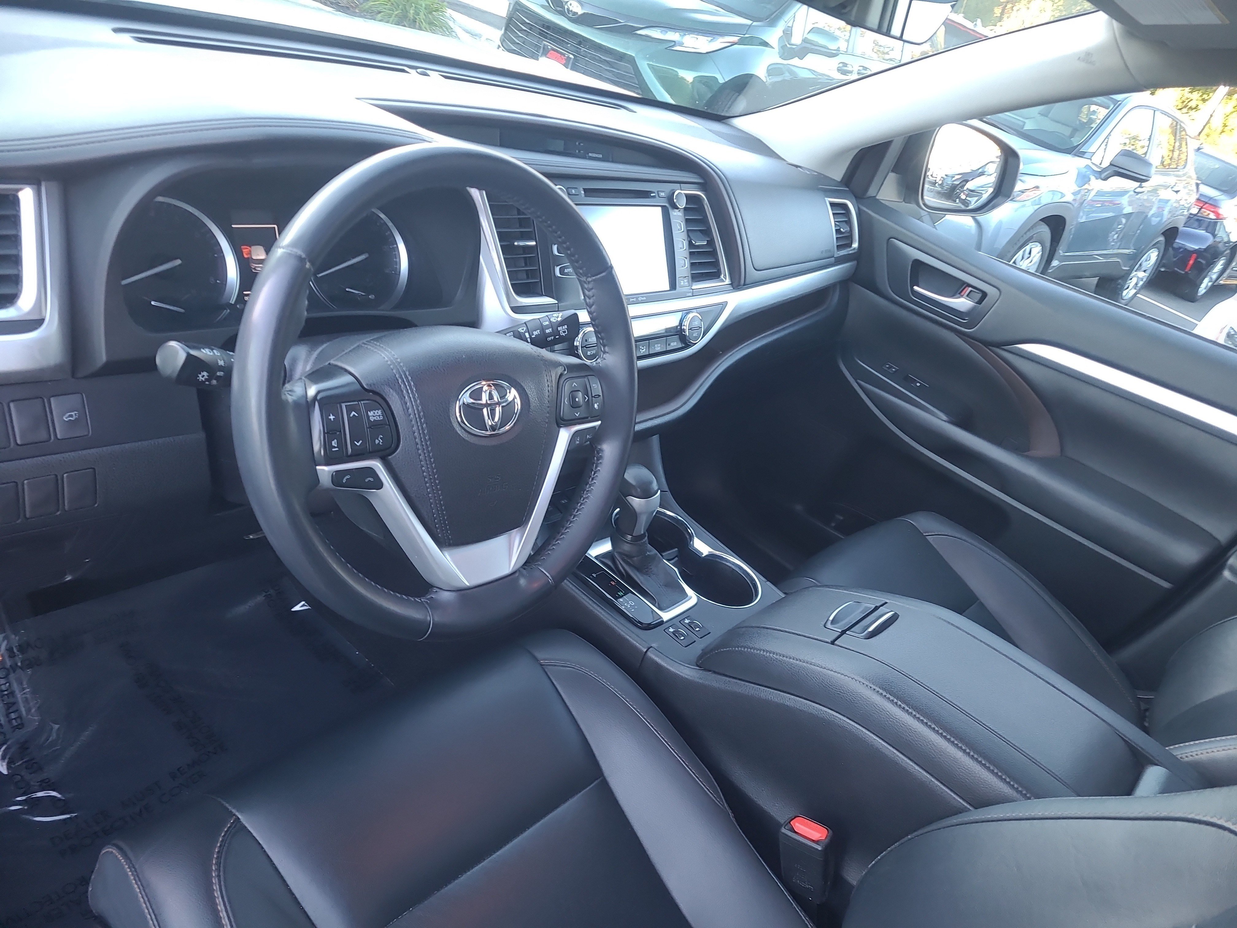 Used 2019 Toyota Highlander XLE AWD/4WD image 15