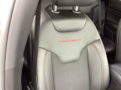 Used 2024 Jeep Compass Trailhawk image 16